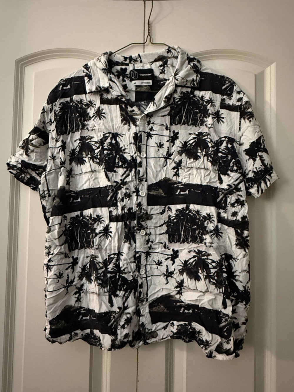 💜Original Use Palm-Print Button-Up Shirt – Black & White | Size M